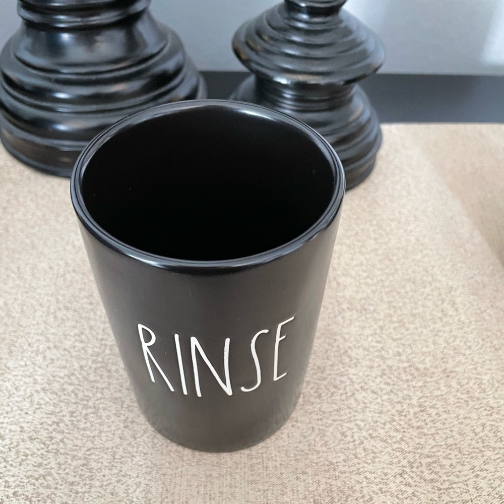 đRae Dunn Ceramic Set- RINSE/BRUSHES - Picture 3 of 3